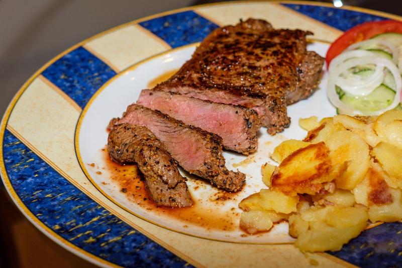 LOMITO DE RES A LA PIMIENTA
