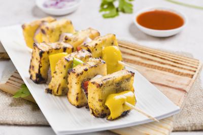 PINCHOS DE QUESO
