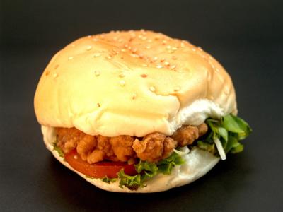 Hamburguesa kronch con queso + papas y bebida