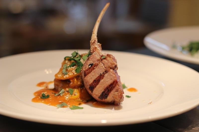 Chuletas de cordero en salsa de menta